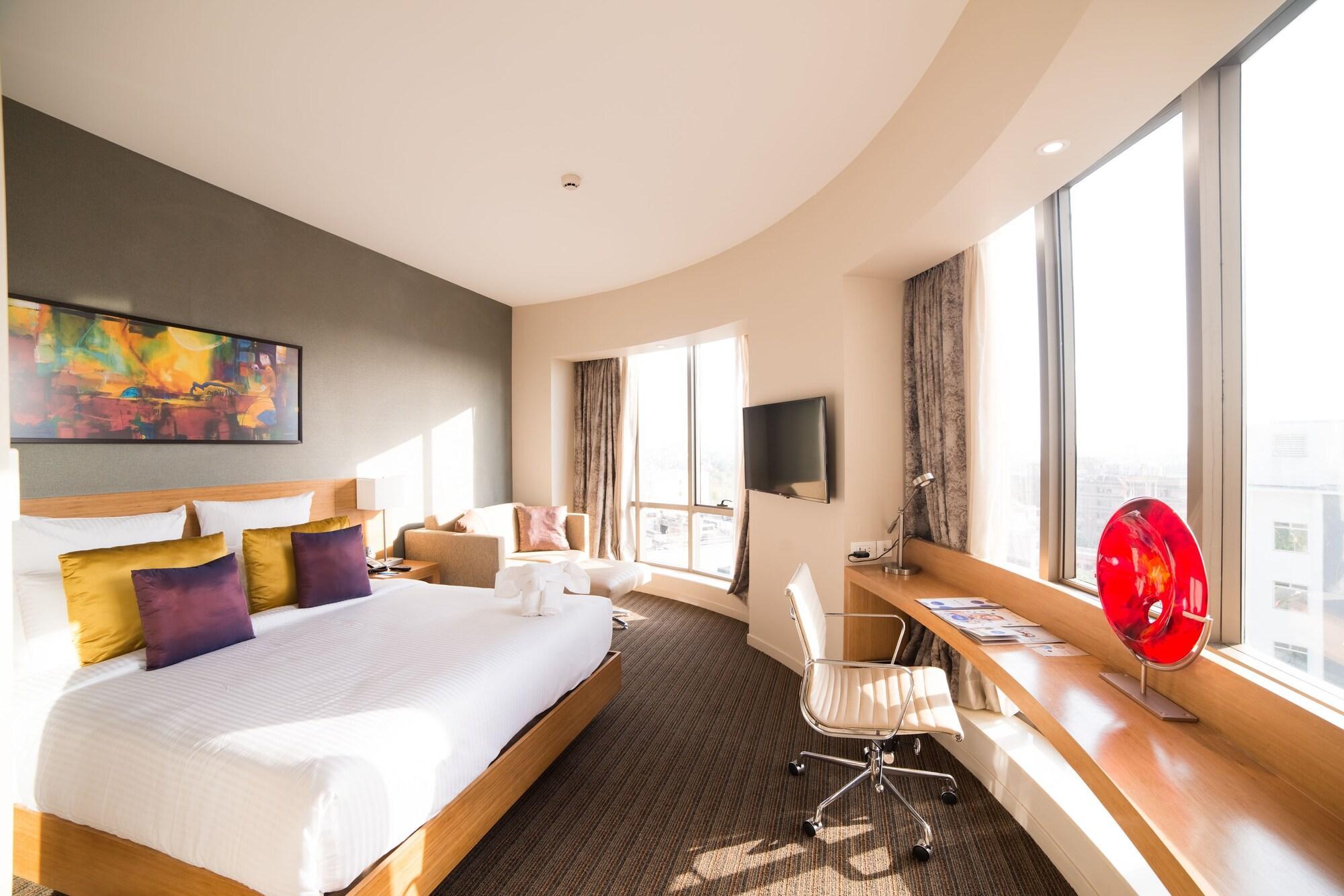 Novotel Lucknow Gomti Nagar Экстерьер фото