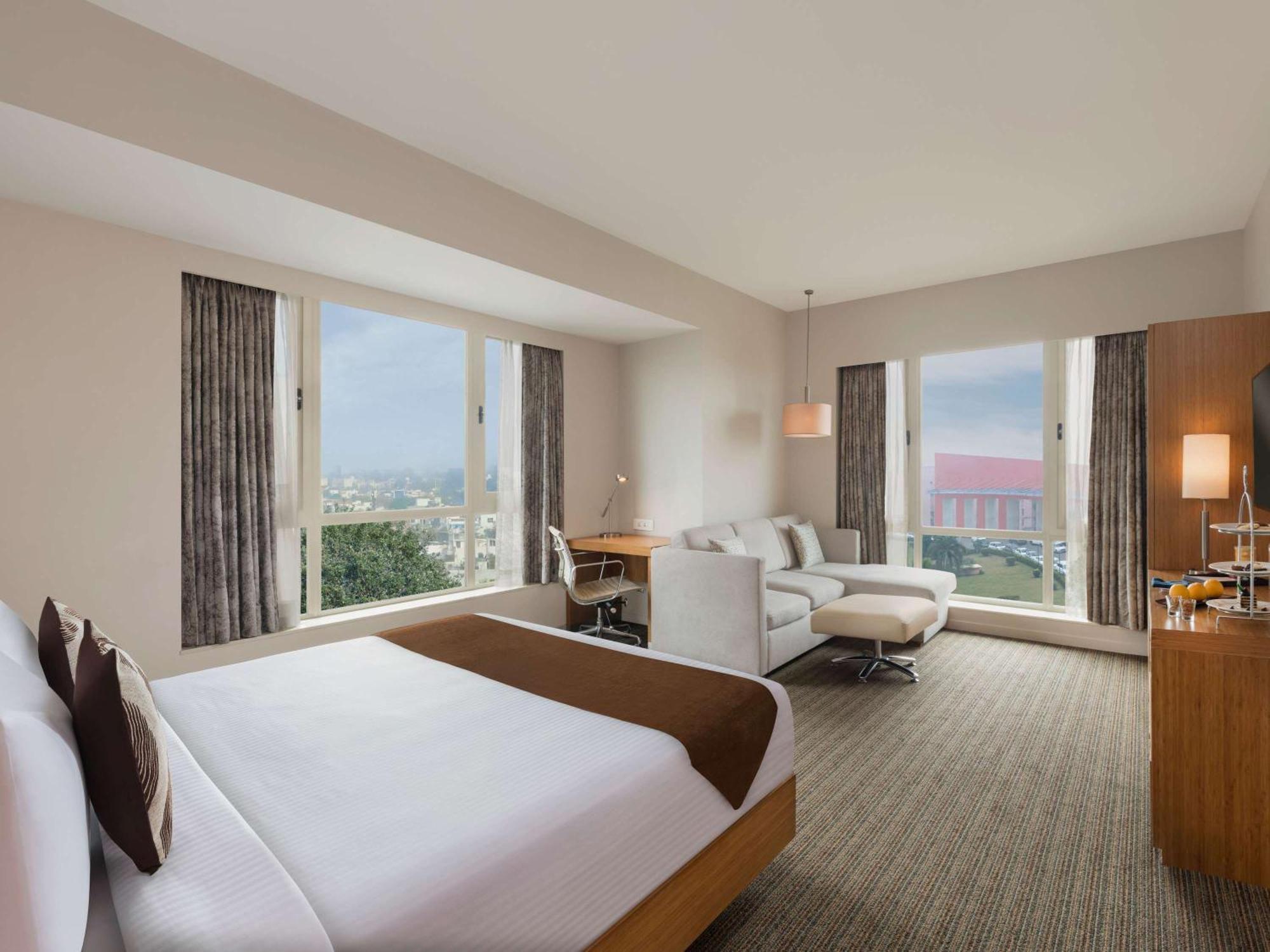 Novotel Lucknow Gomti Nagar Экстерьер фото