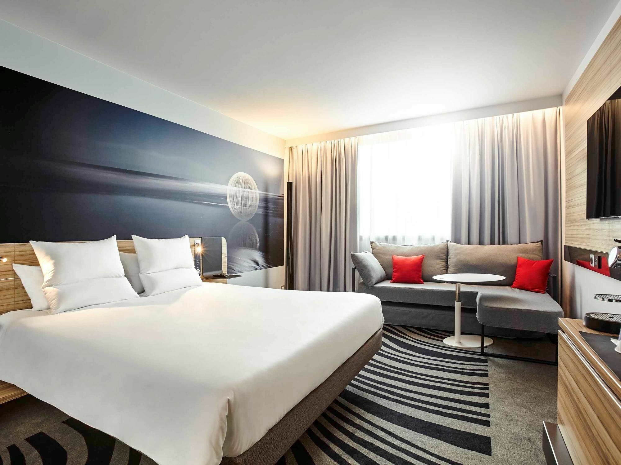 Novotel Lucknow Gomti Nagar Экстерьер фото