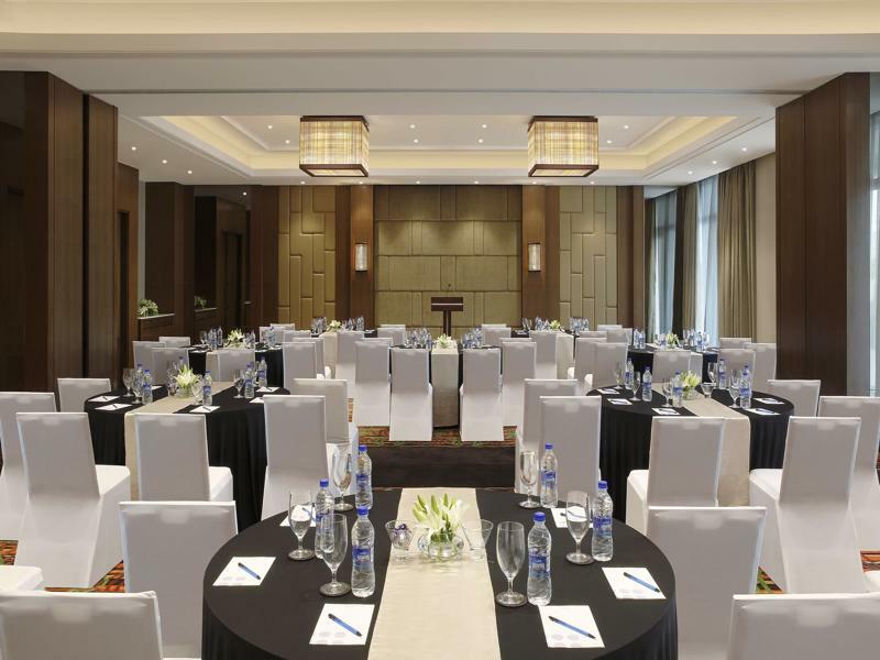 Novotel Lucknow Gomti Nagar Экстерьер фото