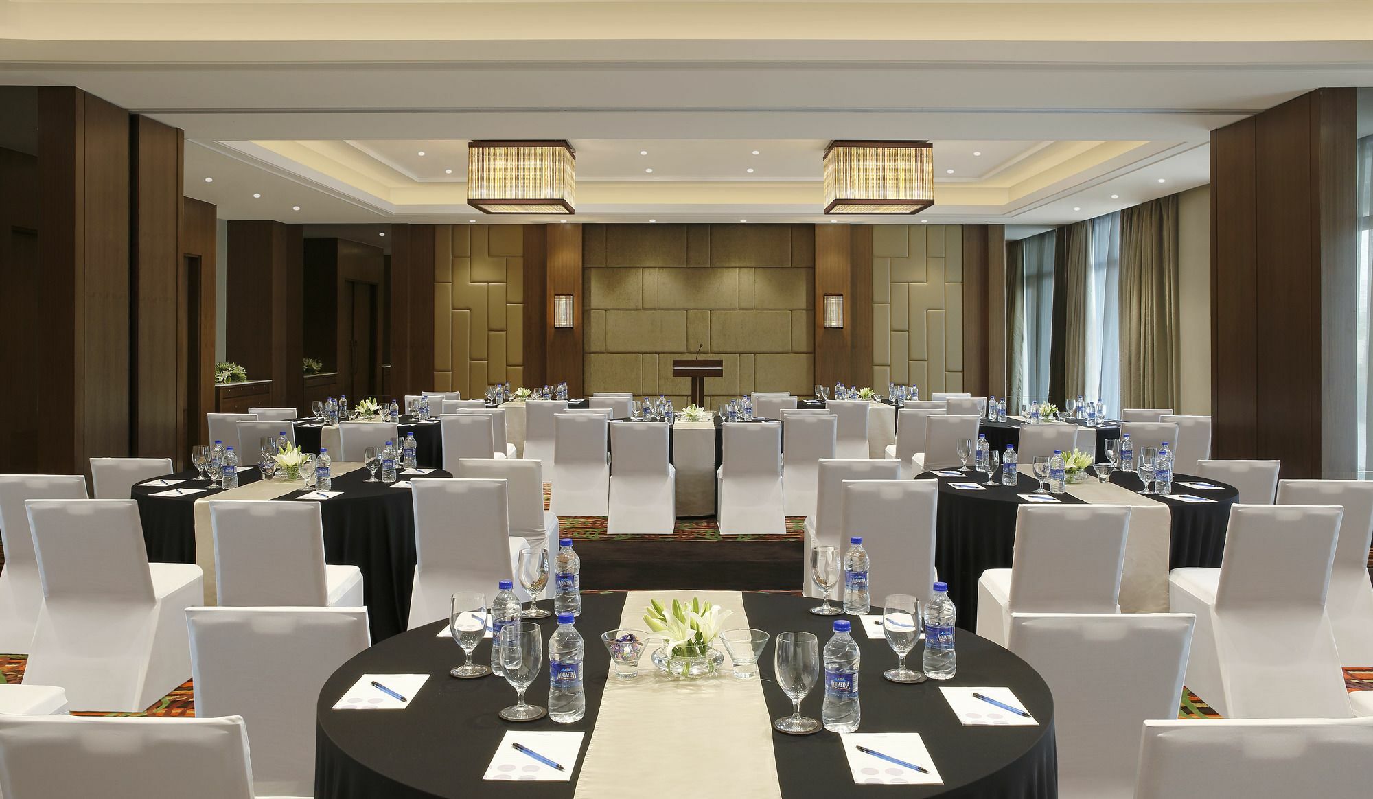 Novotel Lucknow Gomti Nagar Экстерьер фото